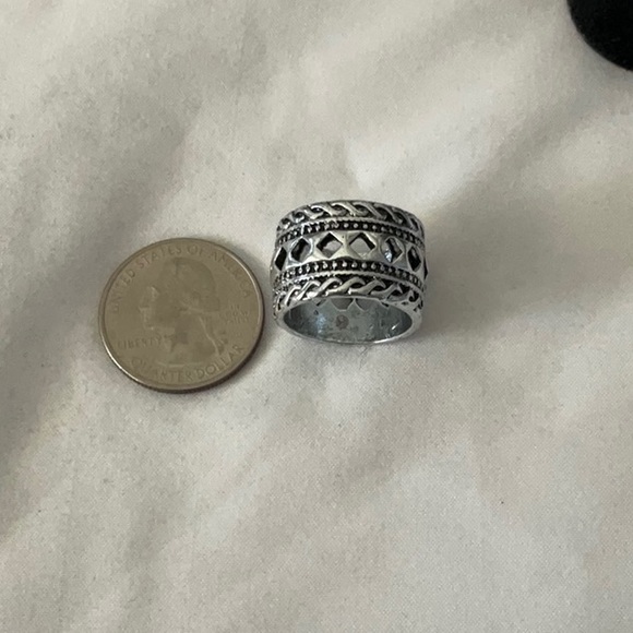 Silvertone Ring - Picture 2 of 3